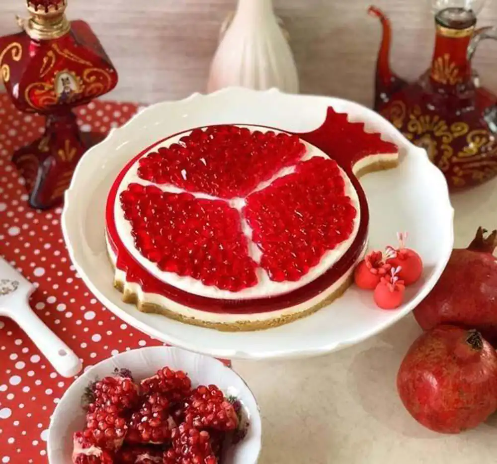 تزیین دسر با انار