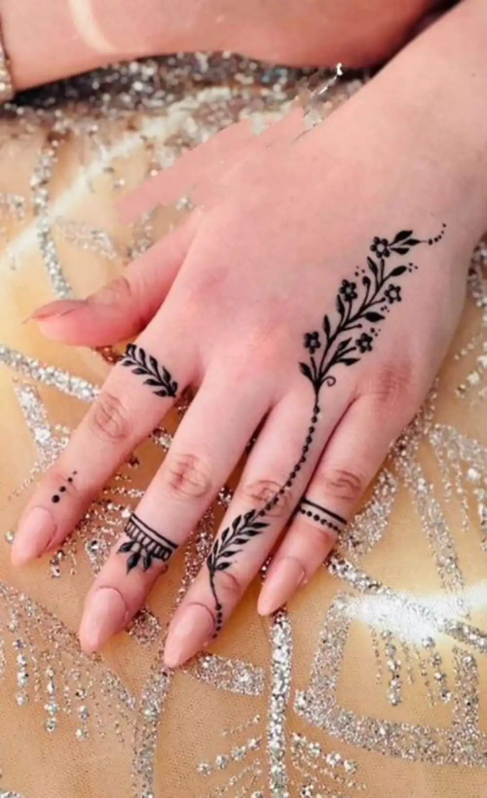 نقش حنا دخترانه
