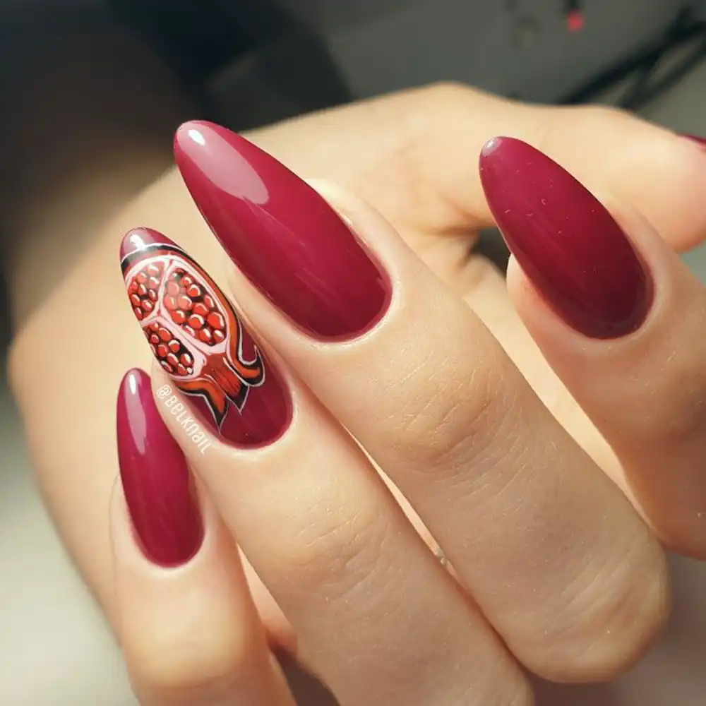 ناخن شب یلدایی
