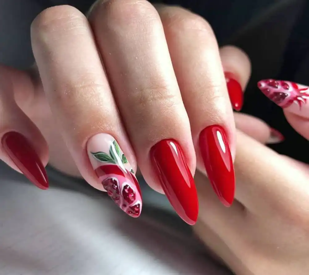 ناخن شب یلدایی