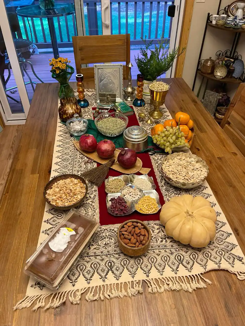 دیزاین میز شب یلدا سنتی