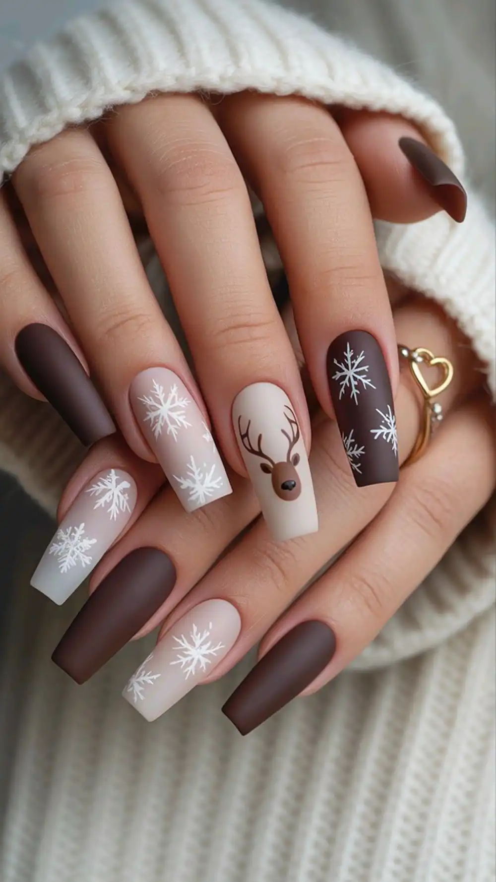 طراحی ناخن کریسمس گوزن
