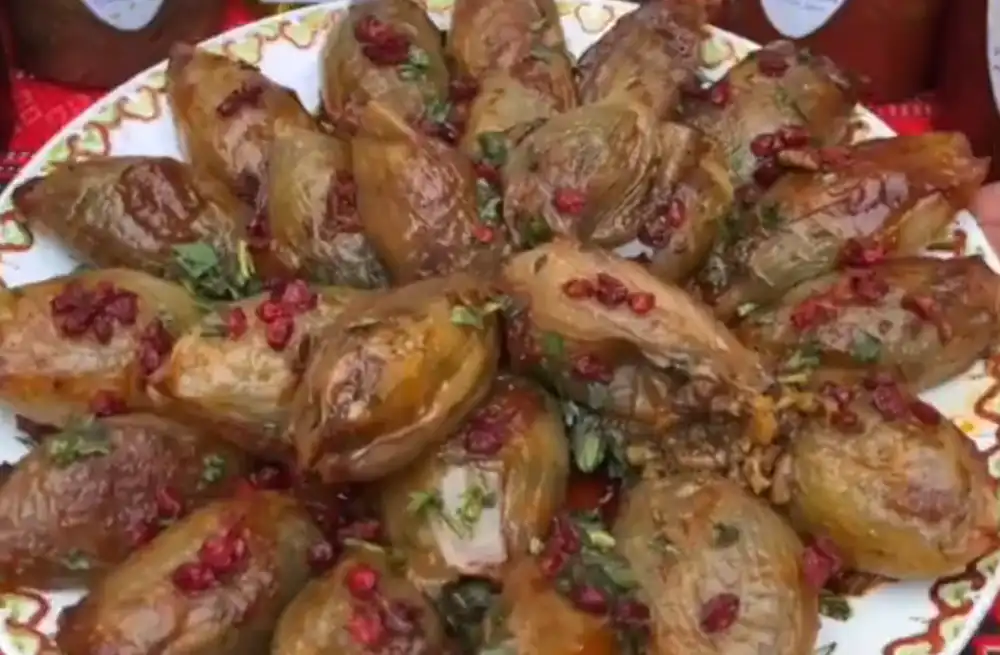طرز تهیه دلمه پیاز 