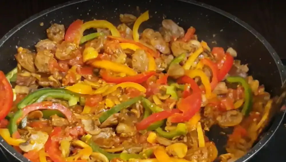 طرز تهیه خوراک دل مرغ با قارچ