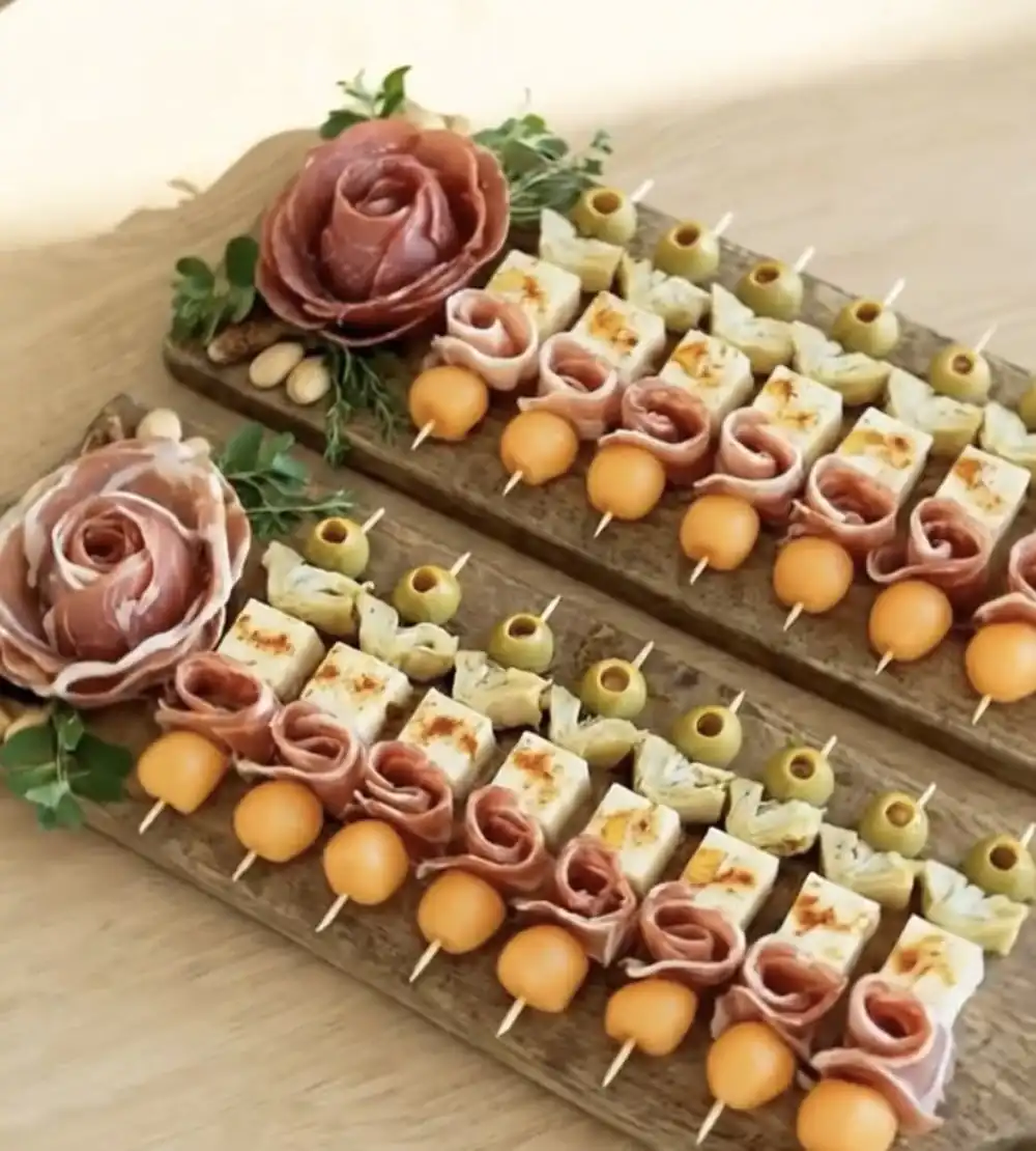 تزیین غذا با سیخ چوبی